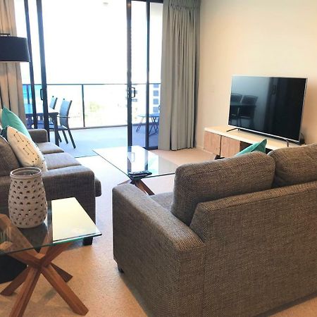 Qube Broadbeach Ocean View Apartments โกลด์โคสต์ ภายนอก รูปภาพ