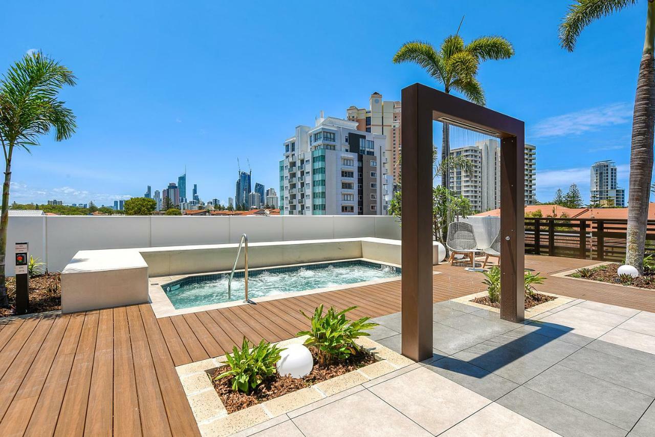 Qube Broadbeach Ocean View Apartments โกลด์โคสต์ ภายนอก รูปภาพ